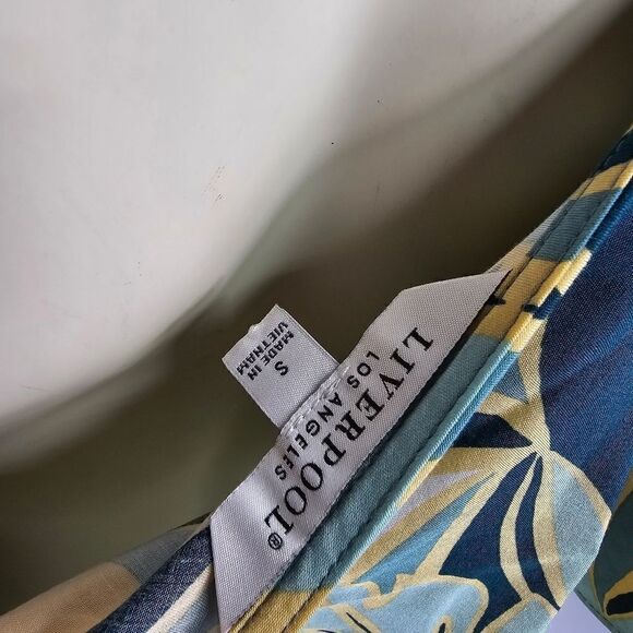 Liverpool small top nwt R15 - Picture 2 of 5